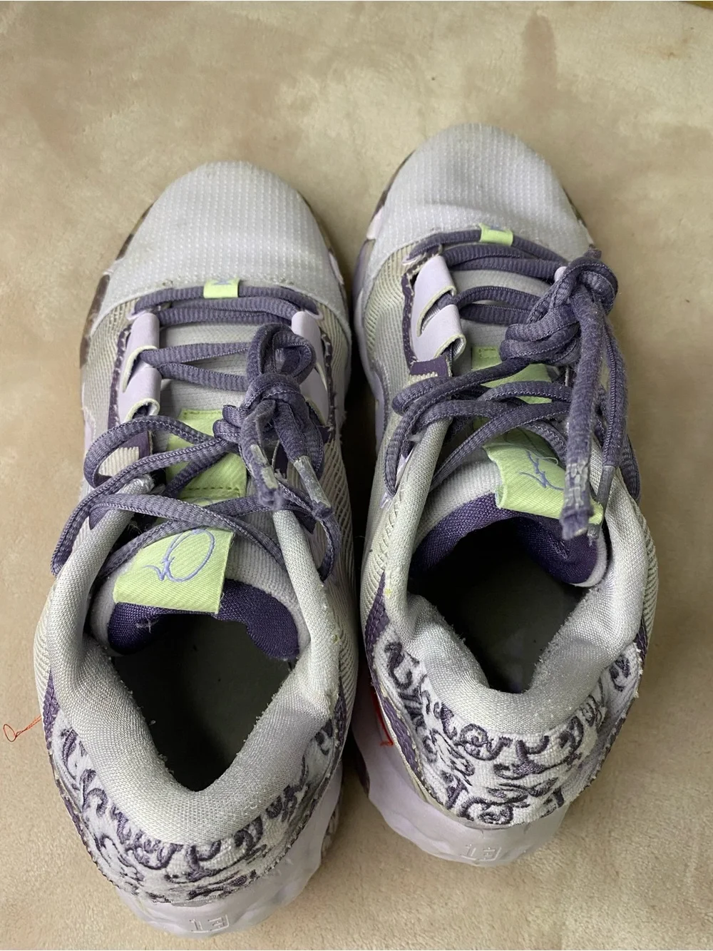 Nike mens Athletic Sneakers in Lavender and Lime Accent size 8.5